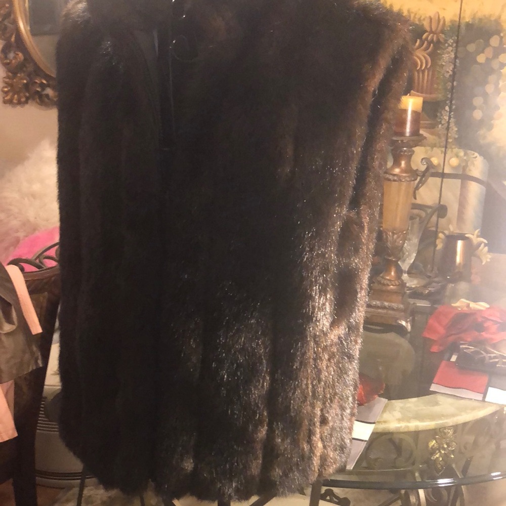 “ Looks Like Mink” Chic Faux Fur vest A touch of elegance
